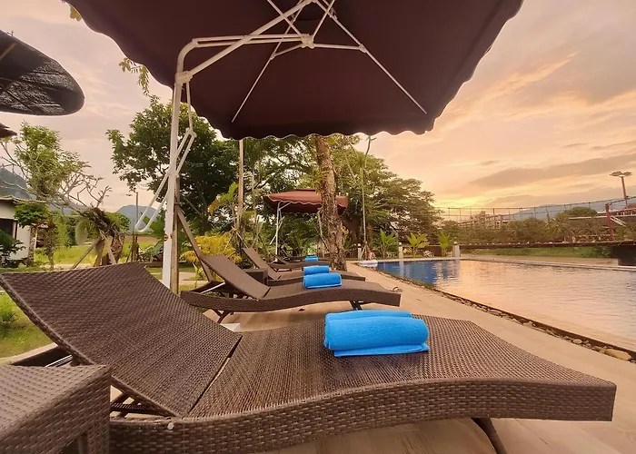 Intimate Riverside Resort Vang Vieng